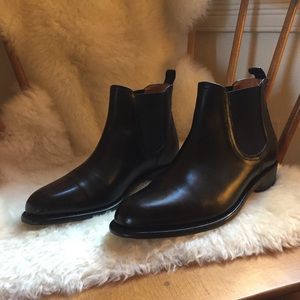 Frye Dorado Chelsea Boots (size 7)